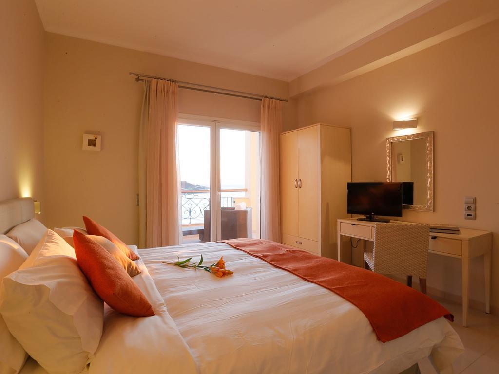 Pictures Suites Agios Stefanos Avliotes  Rom bilde