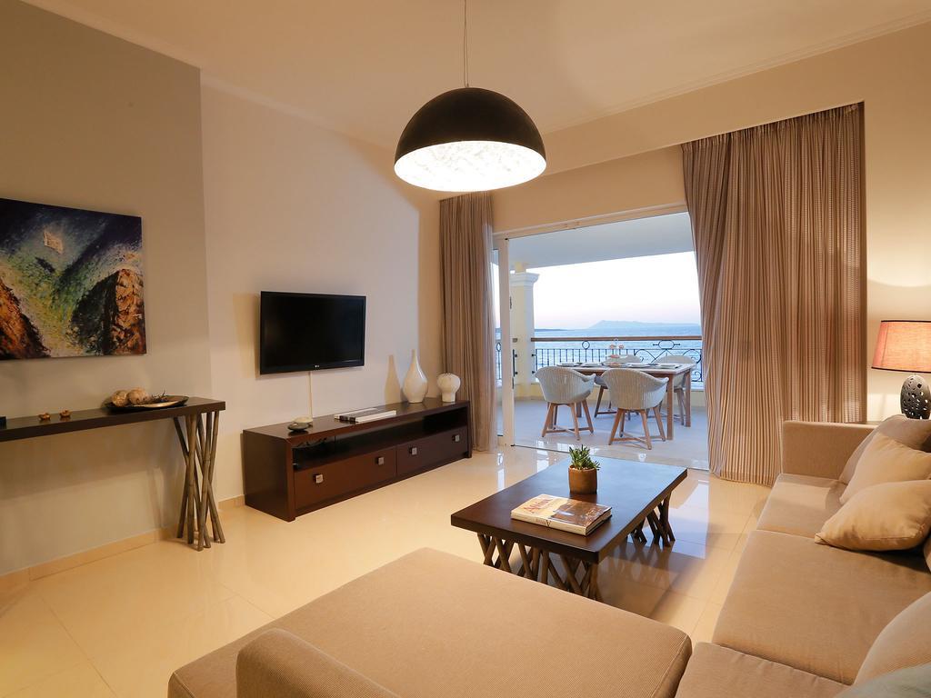 Pictures Suites Agios Stefanos Avliotes  Rom bilde